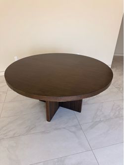 Koreston around Dinning Table