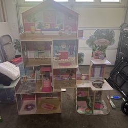 Doll House 