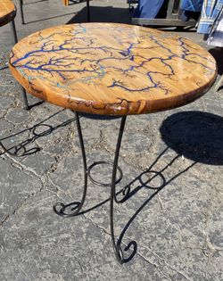 Fractal burn accent table