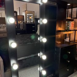 Beautiful Mirror With Dresser And Shelf’s 