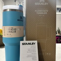 Stanley FlowState Quencher H2.0 Tumbler 40 oz Blue White With Handle Lid Straw