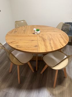 Mesa con sillas