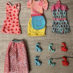 Barbie Clothes and Accessories Bundle 