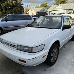 Nissan Stanza XE