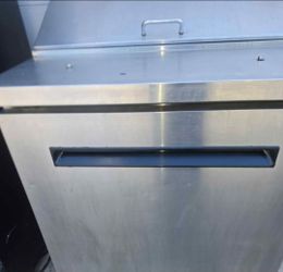 Comercial sandwich prep table