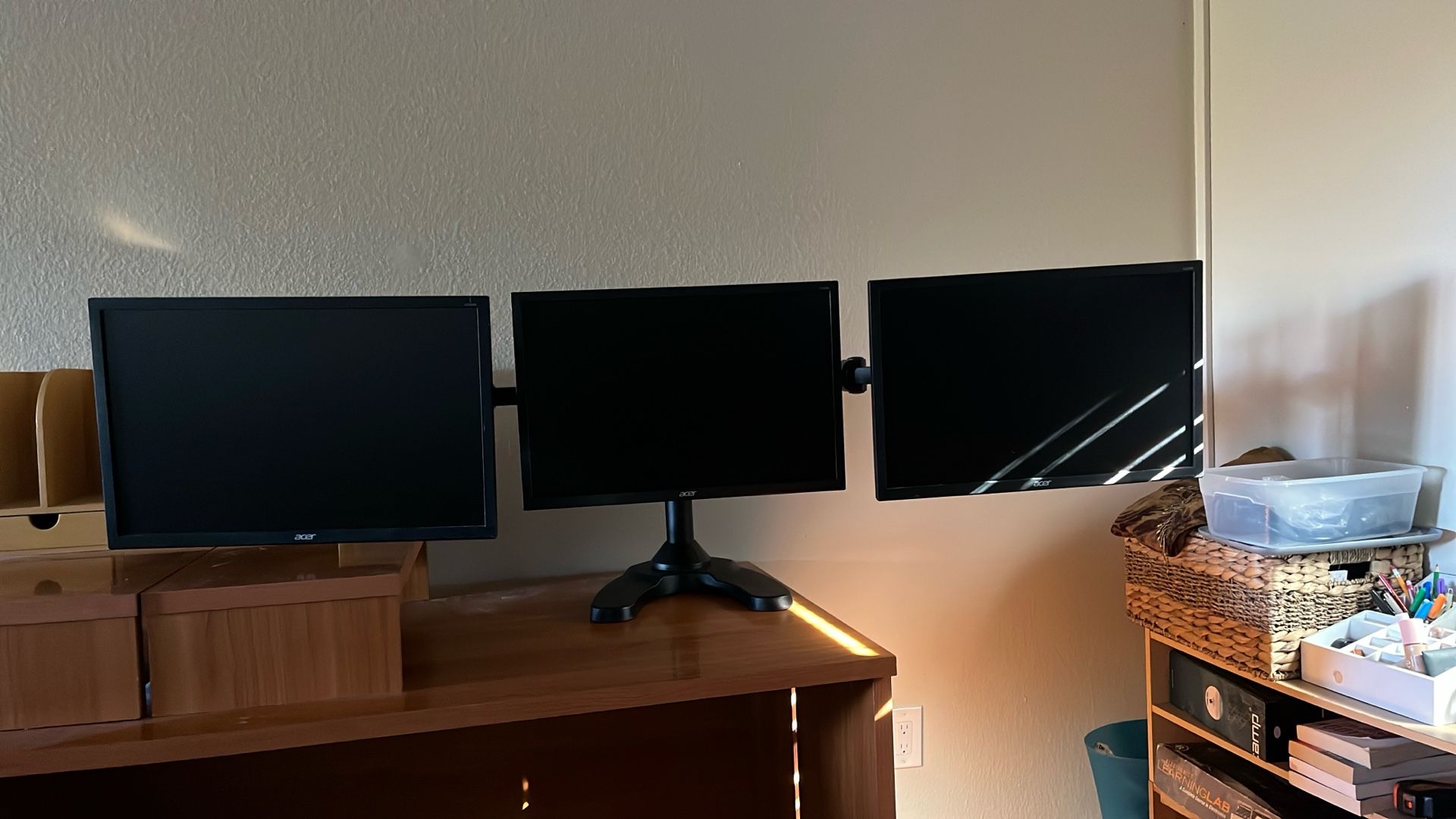 Monitors With Stand- 3 Monitor Computer Stand Acer