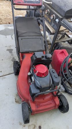 Commercial Toro Lawn Mower With Honda Motor Clutch On Blade The Newer Style Brand New Bag On Catcher Carburetor Been Service Complete