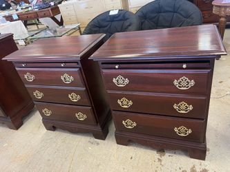 Traditional Solid Wood Nightstands – Set of 2 | Cherry Finish