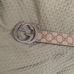 Gucci supreme belt 