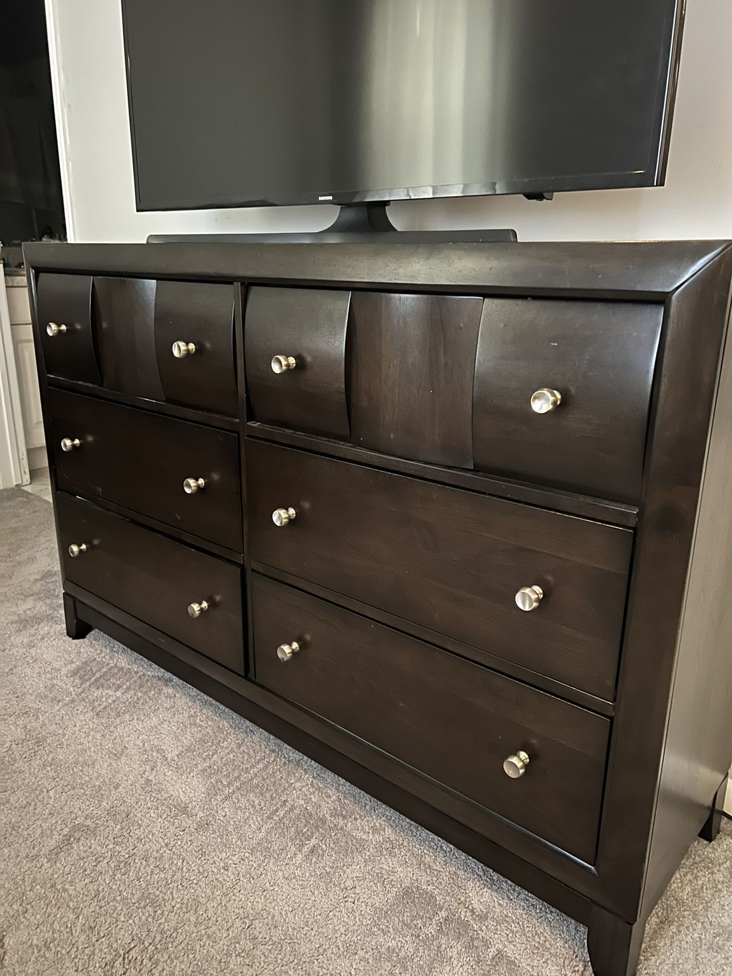 6 Drawer Wood Dresser 