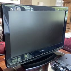 26” SYLVANIA TV - PERFECT FOR KIDS ROOM OR OFFICE OR KITCHEN