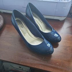 Wide Width Blue Heels Size 9 1/2