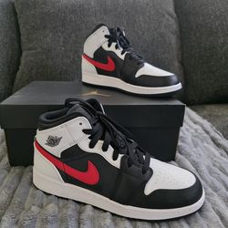 Air Jordan 1 Mid