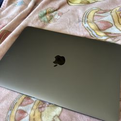 Macbook Pro 2017 i7 Processor 13 Inch