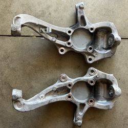2022 GMC CANYON spindles