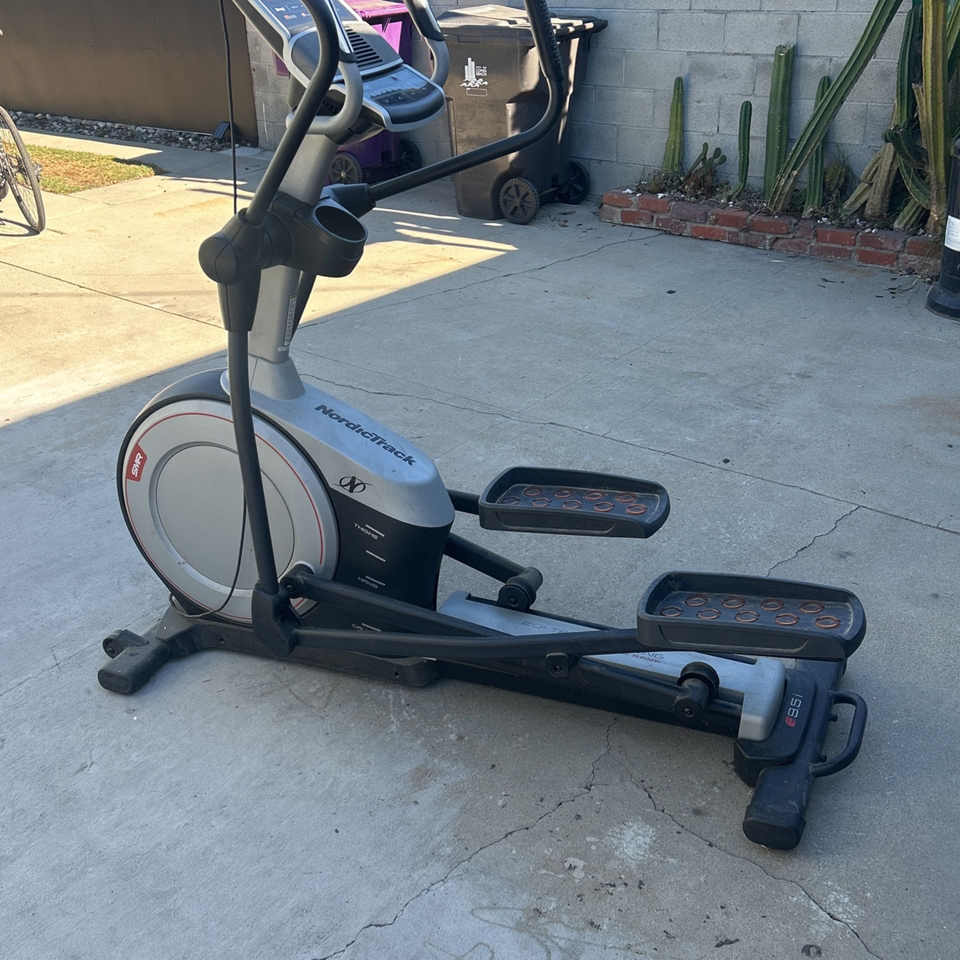Nordic Track Elliptical E9.5i
