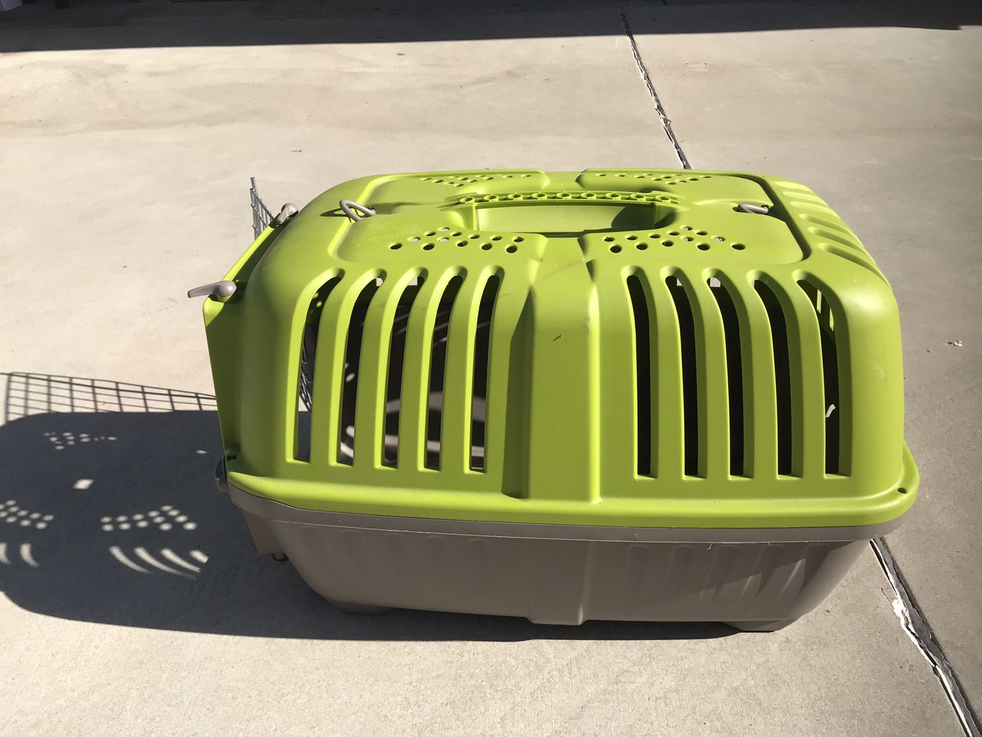 Portable Dog Carrier / Crate