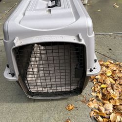 Almost New Small/Med Dog Crate