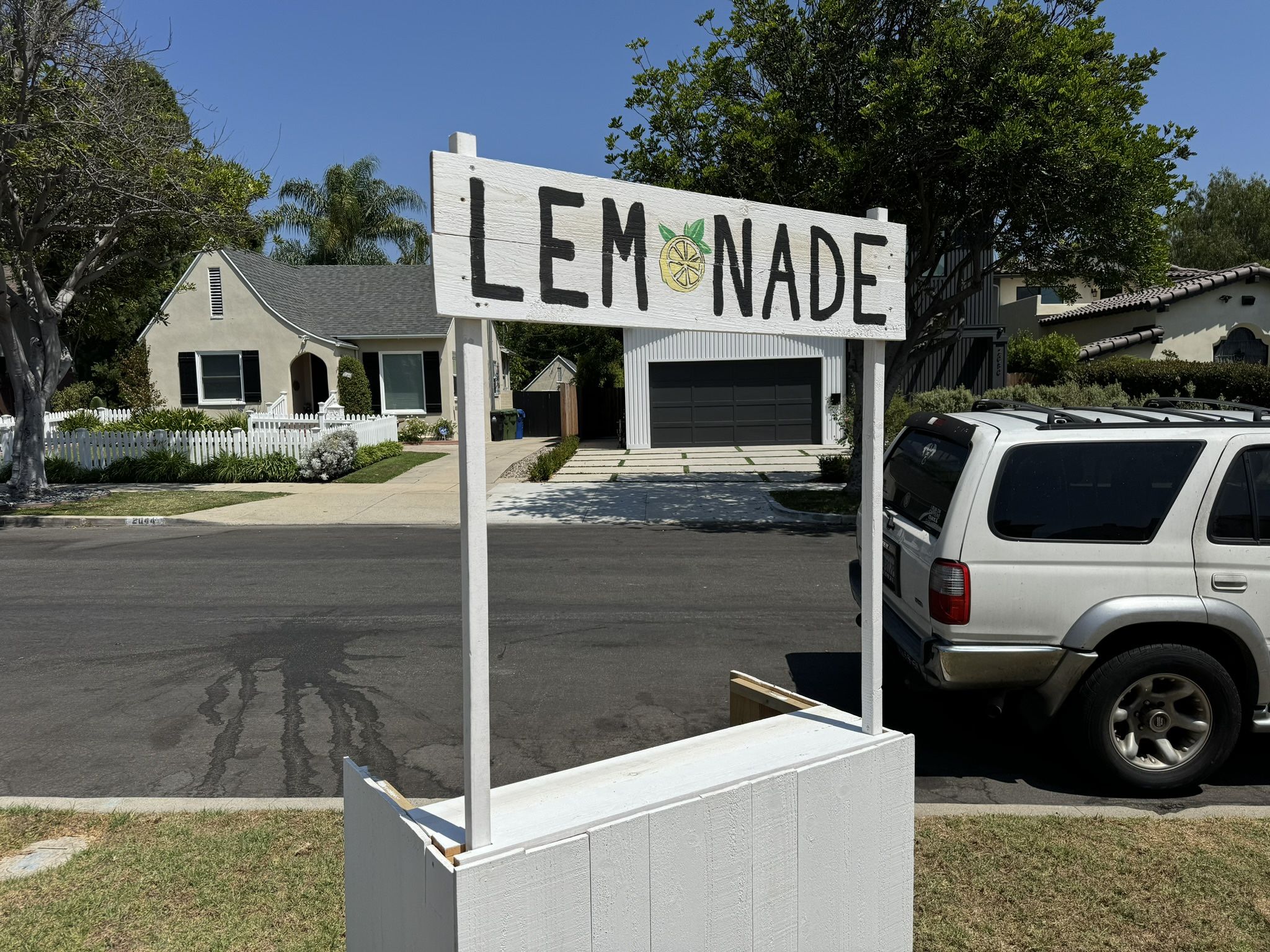 Old-Fashioned Lemonade Stand.