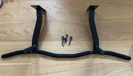 Ceiling-Mount Pull-up Bar