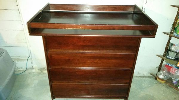 Cherry Wood Kinder Kraft Changing Table Dresser Combo With 4