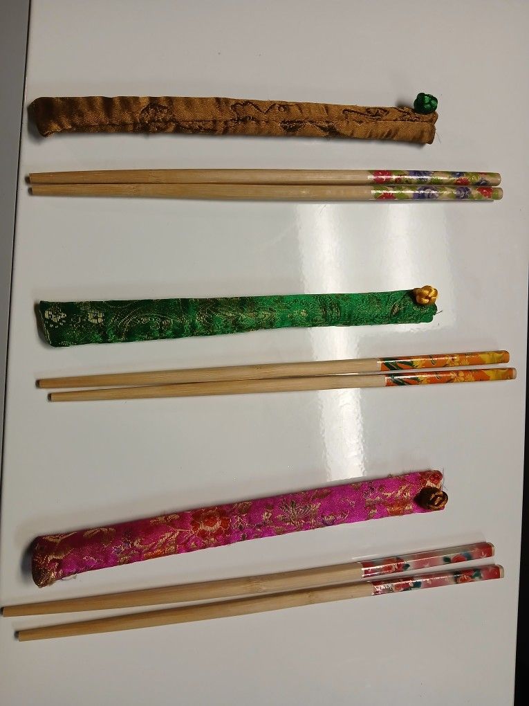 2 Pairs of Used Chopsticks