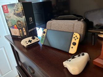 Nintendo Switch OLED Zelda Special Edition