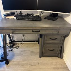 Beautiful Great Desk Must Sell