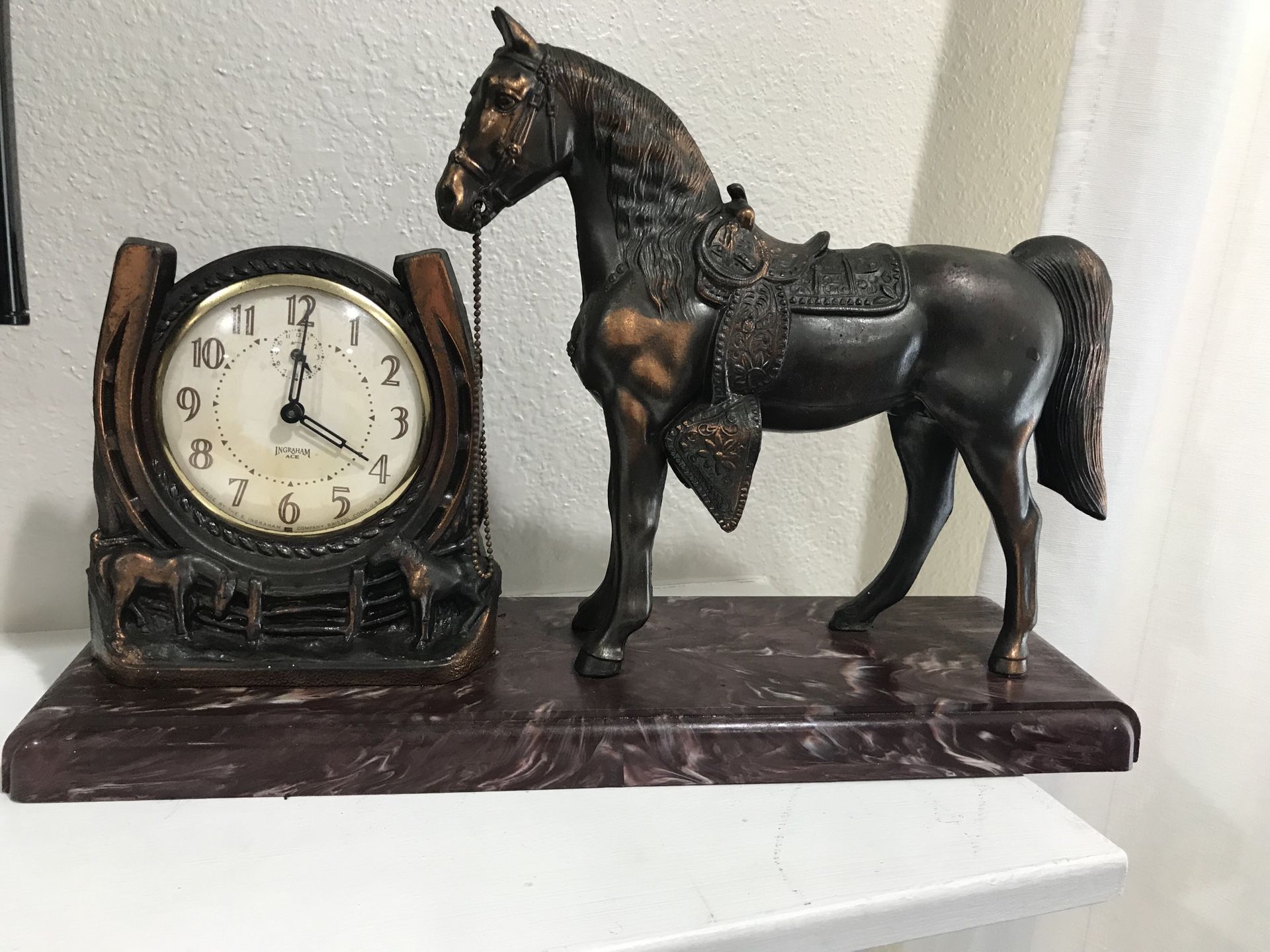 Antique Metal Horse INGRAHAM ACE clock (Plastic base)