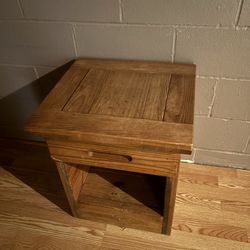 End table or night stand with drawer