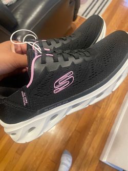 Women’s Skechers sneakers