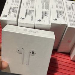 AirPods