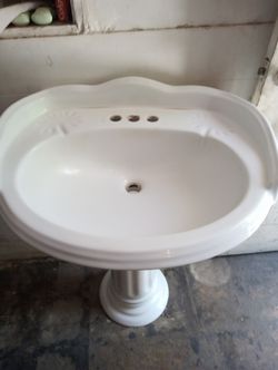 Victorian sink and pedestal