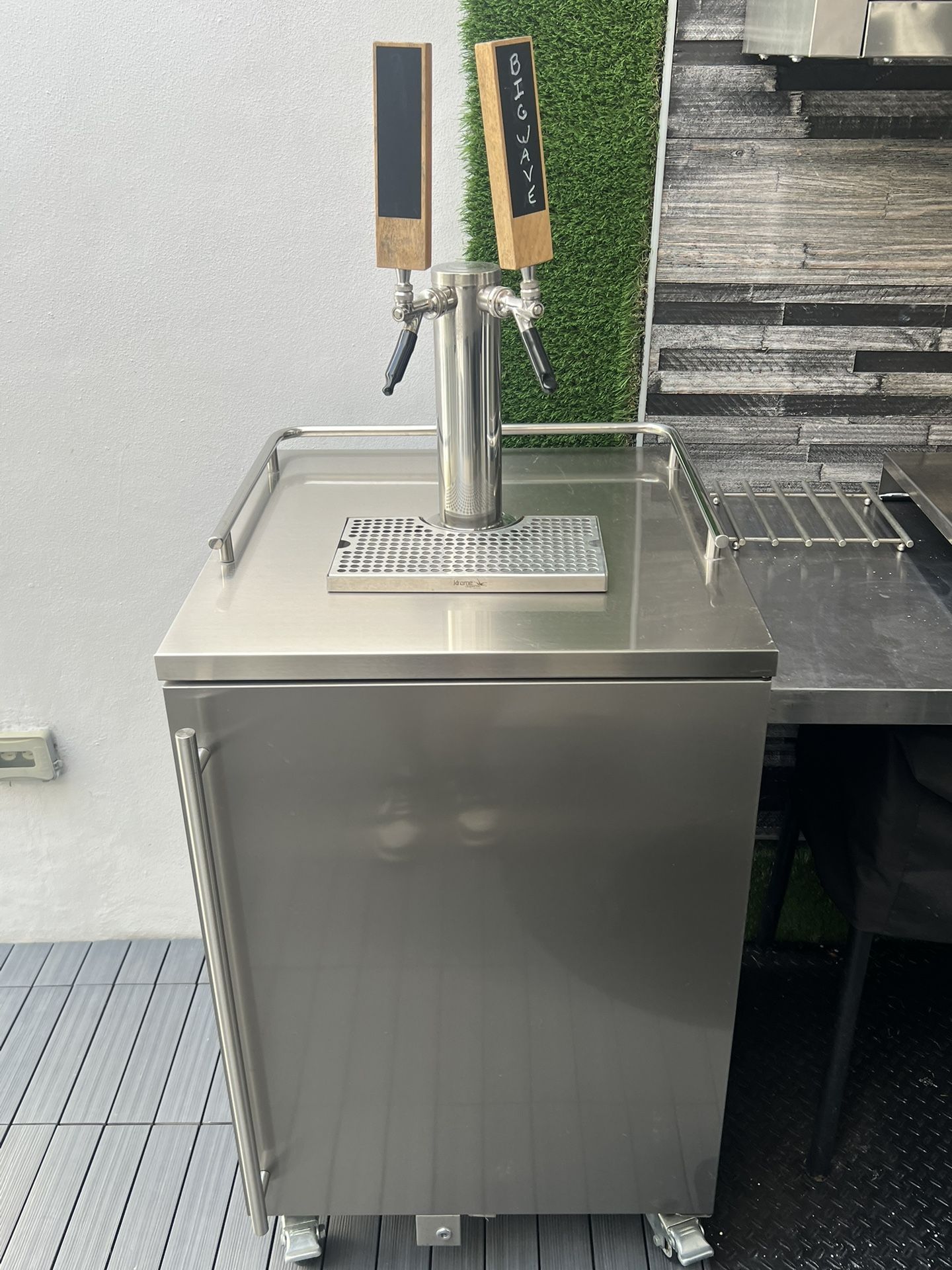 Kegerator/ Beer Dispenser for Sale in Medley, FL OfferUp