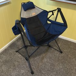 Swinging hammock chair