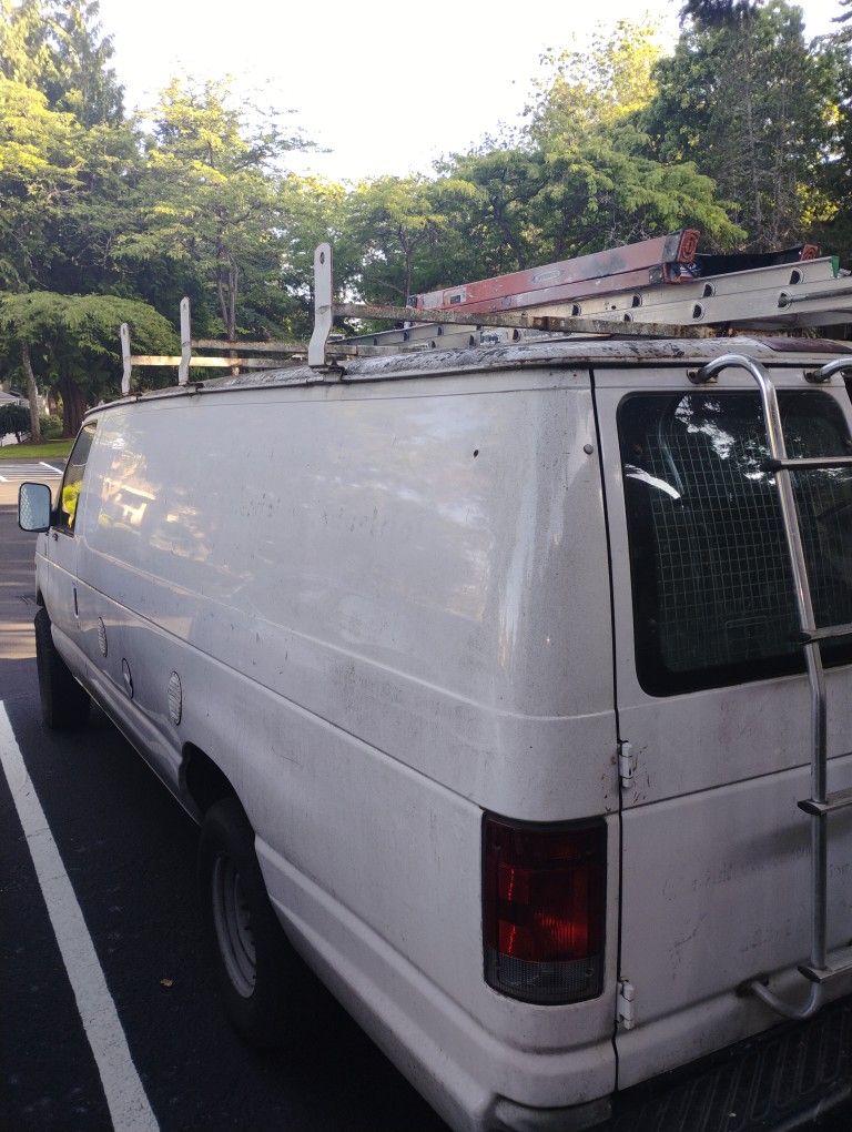 2003 Ford E350 Van 