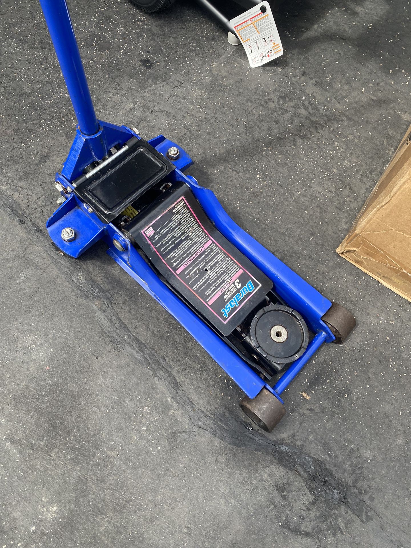 Duralast 3 Ton Jack-Dual Pistion Quick Leaf. 