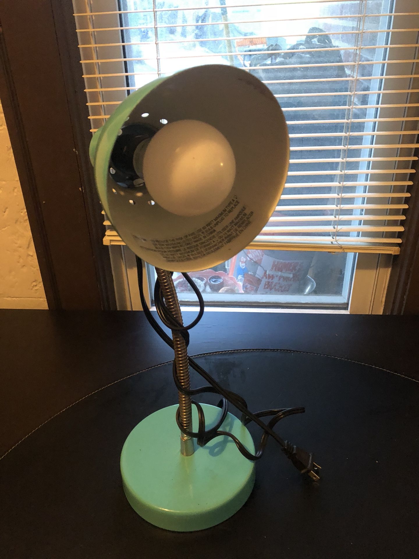 Desk lamp