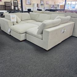 Light gray modular Sectional with Ottoman 🚚WE DELIVER🚚