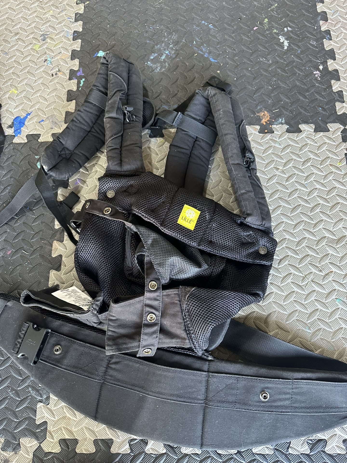 Lille Baby Carrier Black