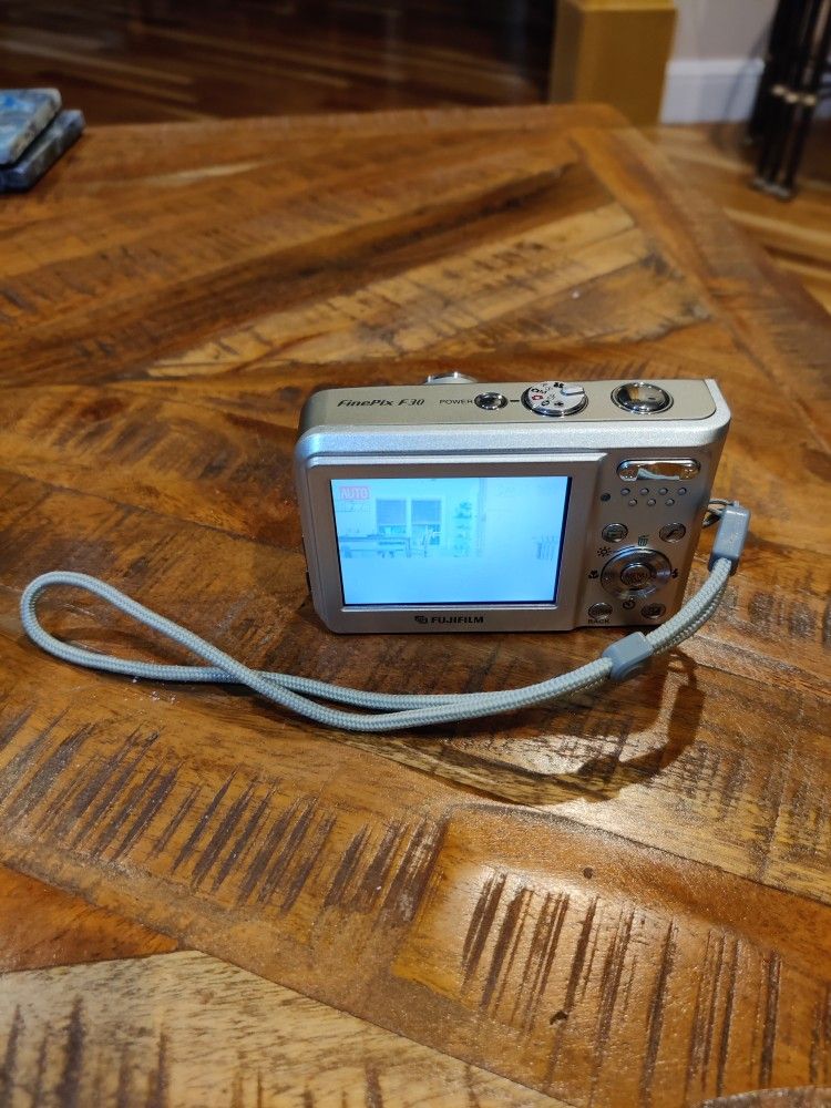 Fujifilm Finepix F30 Digital Camera
