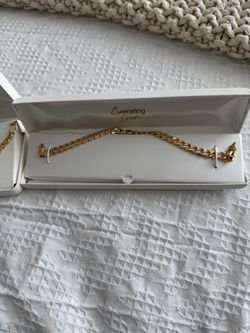 Gold chain and bracelet