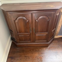 Vintage Ethan Allen Georgian Carved Butler 