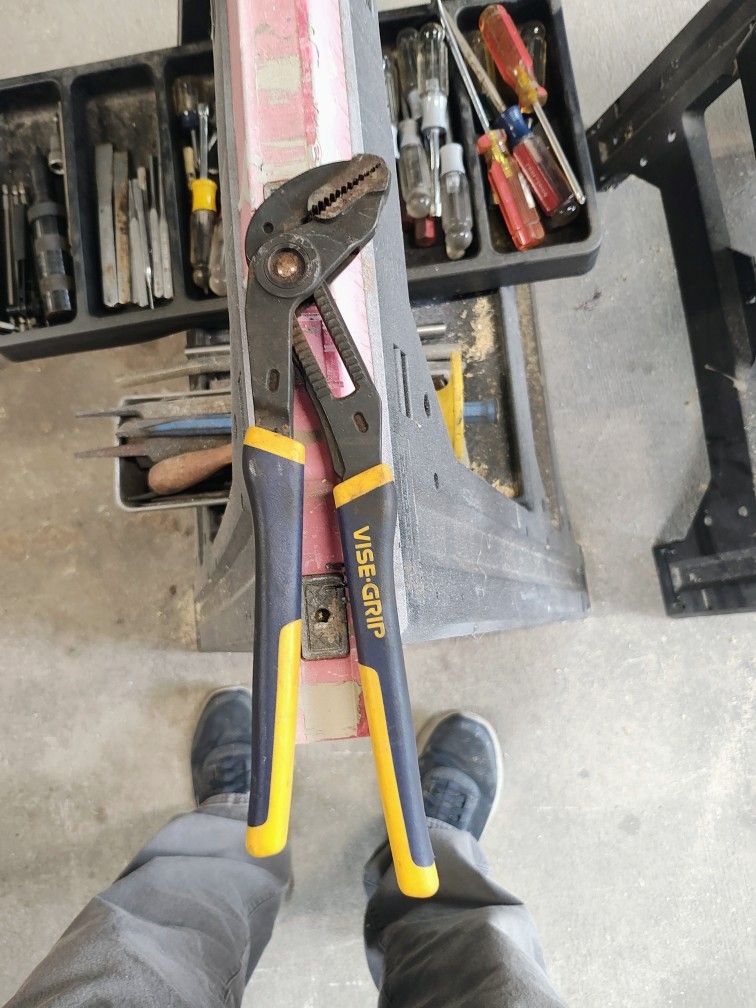 Pliers