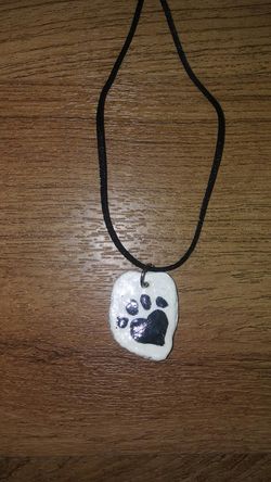Heart paw print shell pendant necklace