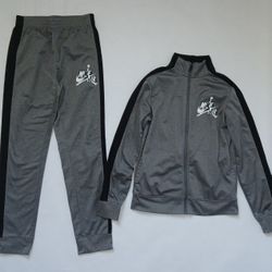 Boys Nike Air Jordan Tracksuit Size Large