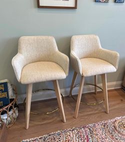 Swivel Counter Height Bar Stools Set of 2, 25.8" Upholstered Linen Barstool with Curved Back and Wood Legs, Mid Century Modern Counter Height Chairs f