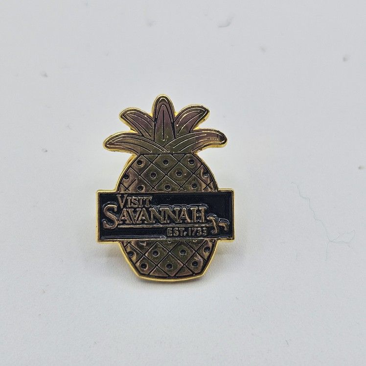 Savannah Georgia Vintage Lapel Pin GA City Established 1733 Landmark Souvenir