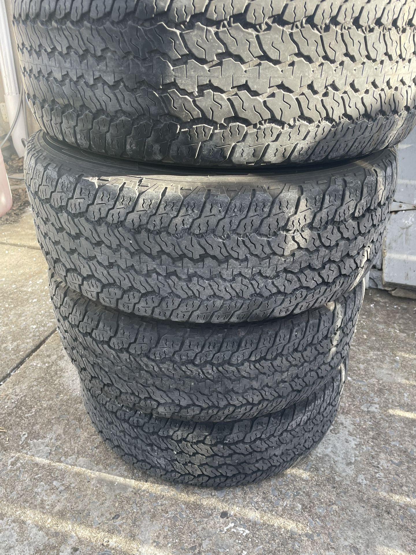 255/65/17 Goodyear Ties Good Shape