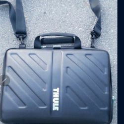Thule Macbook Laptop Bag